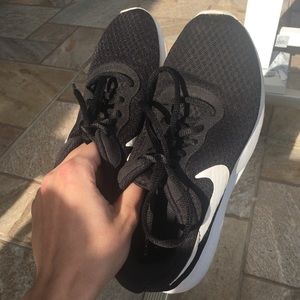 Nike Roshe black Running Shoe